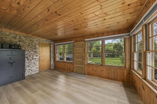 215 Leanore LANE, Brookfield, WI 53005