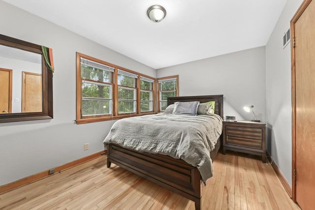 215 Leanore LANE, Brookfield, WI 53005