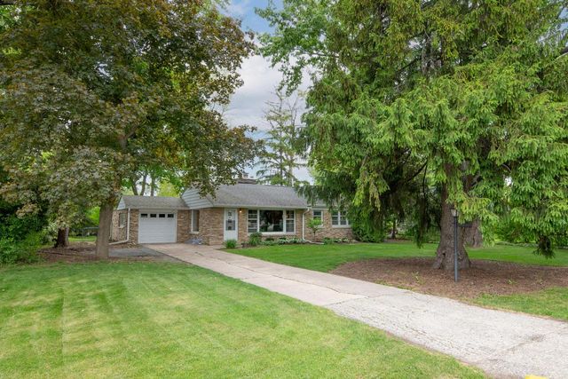 215 Leanore LANE, Brookfield, WI 53005