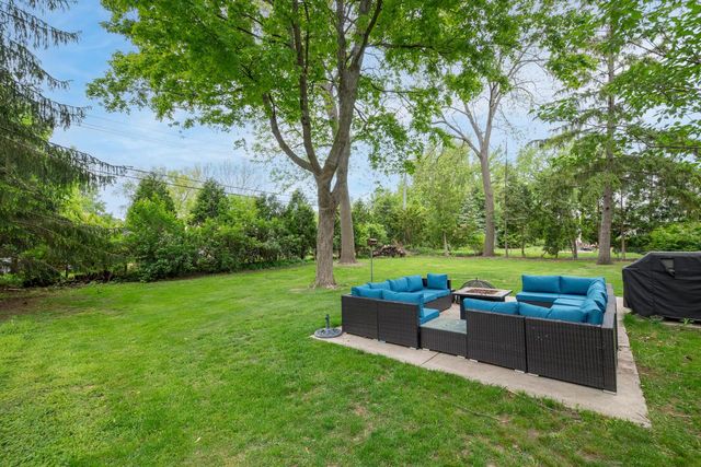 215 Leanore LANE, Brookfield, WI 53005
