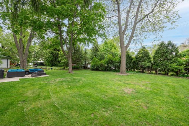 215 Leanore LANE, Brookfield, WI 53005