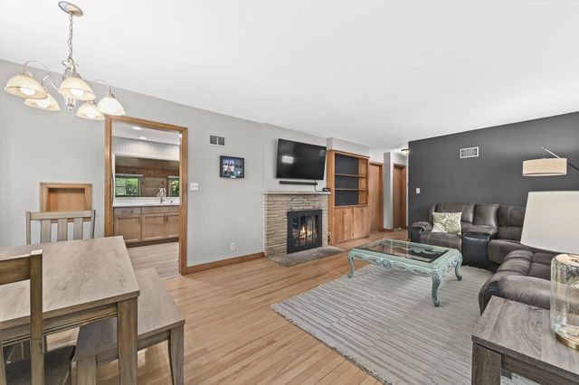 215 Leanore LANE, Brookfield, WI 53005