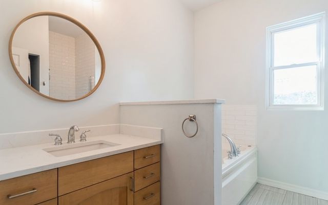 916 N Elizabeth Street, Chicago, IL 60642