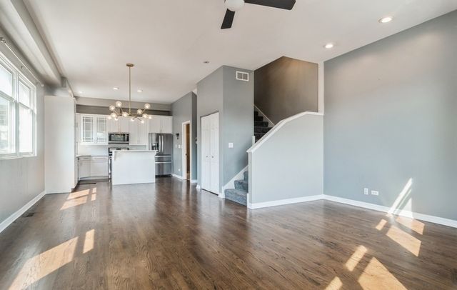 916 N Elizabeth Street, Chicago, IL 60642
