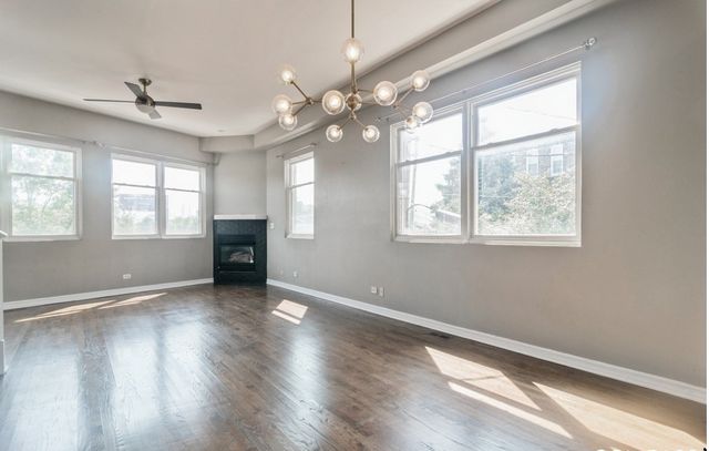 916 N Elizabeth Street, Chicago, IL 60642