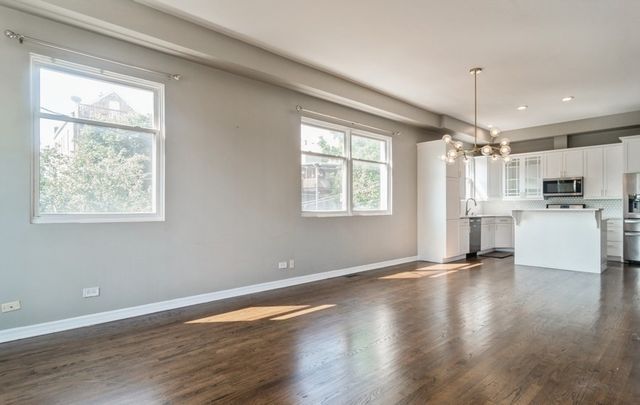 916 N Elizabeth Street, Chicago, IL 60642