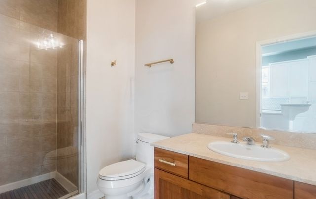 916 N Elizabeth Street, Chicago, IL 60642