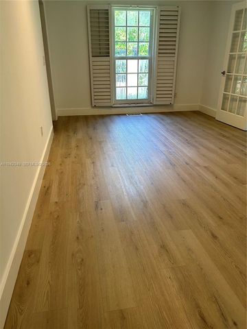 4255 Lennox Dr, Miami, FL 33133