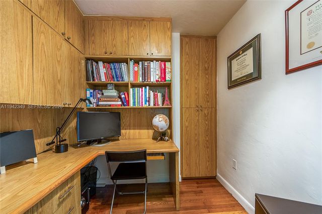 4255 Lennox Dr, Miami, FL 33133