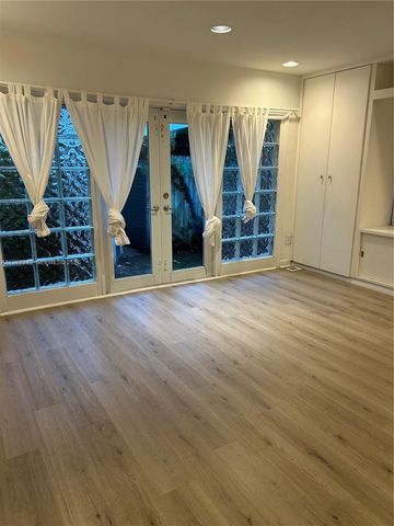 4255 Lennox Dr, Miami, FL 33133