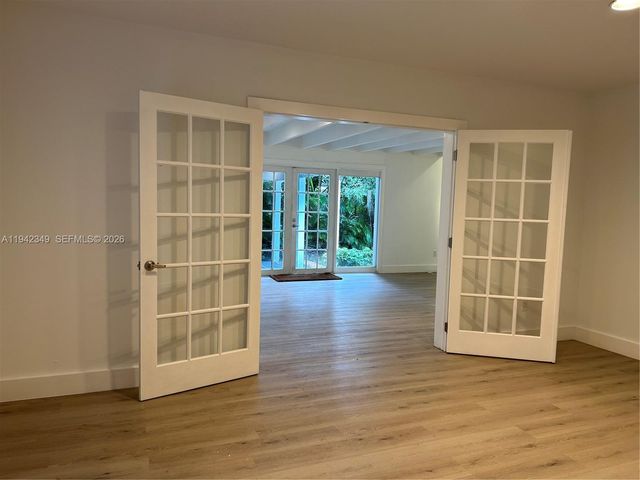 4255 Lennox Dr, Miami, FL 33133