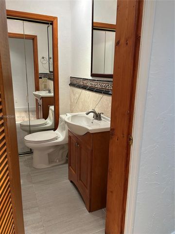 4255 Lennox Dr, Miami, FL 33133