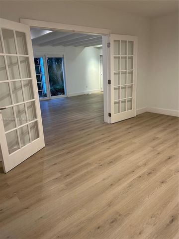 4255 Lennox Dr, Miami, FL 33133