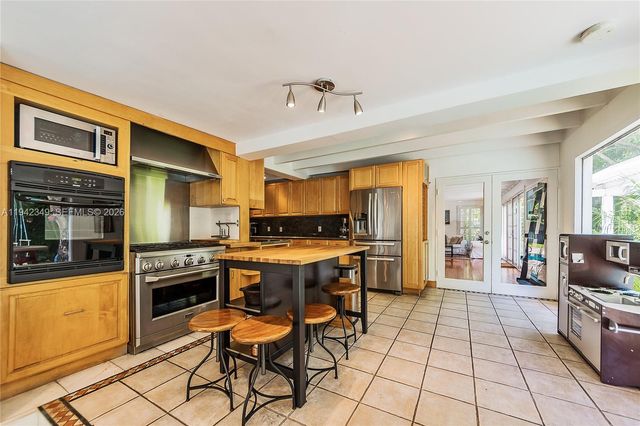 4255 Lennox Dr, Miami, FL 33133