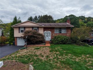 103 Stoneybrook Drive, Hempfield Twp, PA 15601