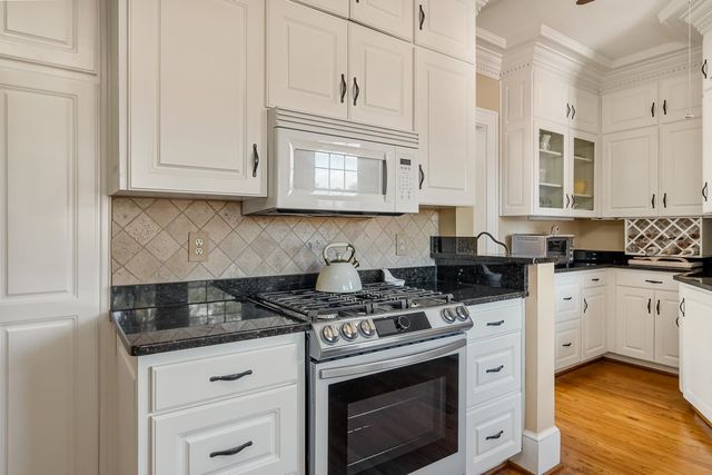 308 W Walnut Street, Clinton, SC 29325