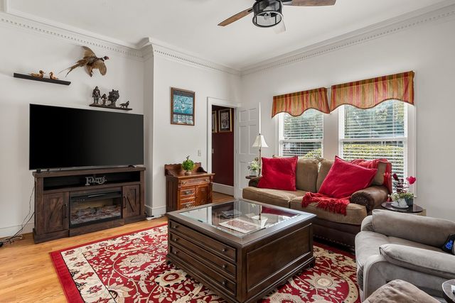 308 W Walnut Street, Clinton, SC 29325