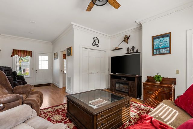 308 W Walnut Street, Clinton, SC 29325