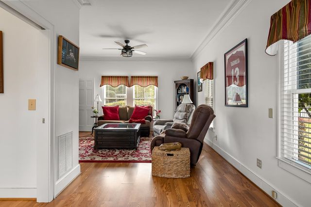 308 W Walnut Street, Clinton, SC 29325