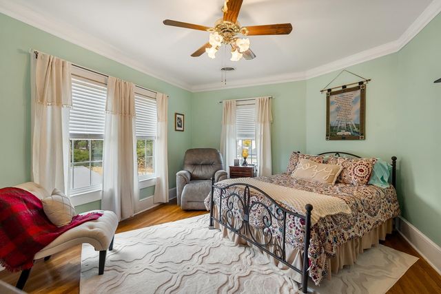 308 W Walnut Street, Clinton, SC 29325