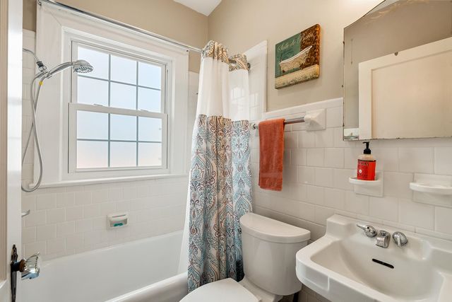 308 W Walnut Street, Clinton, SC 29325