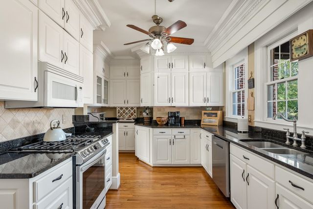 308 W Walnut Street, Clinton, SC 29325