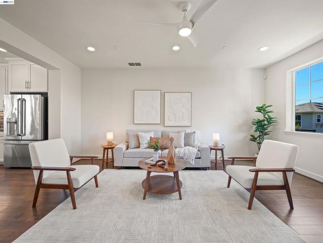333 Basswood Cmn 8, Livermore, CA 94551