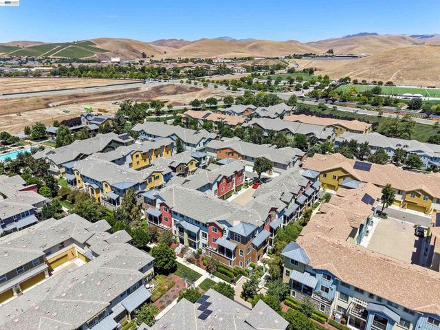 333 Basswood Cmn 8, Livermore, CA 94551