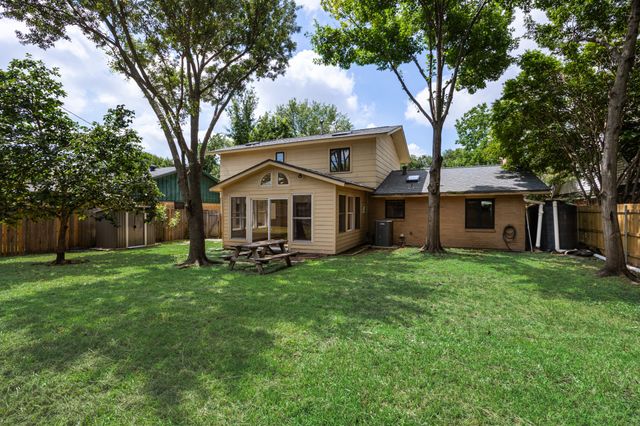 1305 Atlanta Drive, Irving, TX 75062