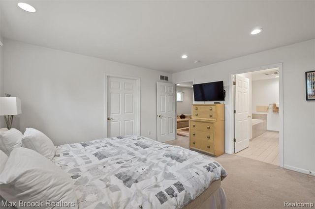 6540 Alderley Way, West Bloomfield, MI 48322