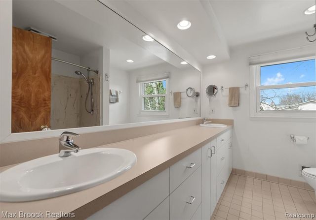 6540 Alderley Way, West Bloomfield, MI 48322