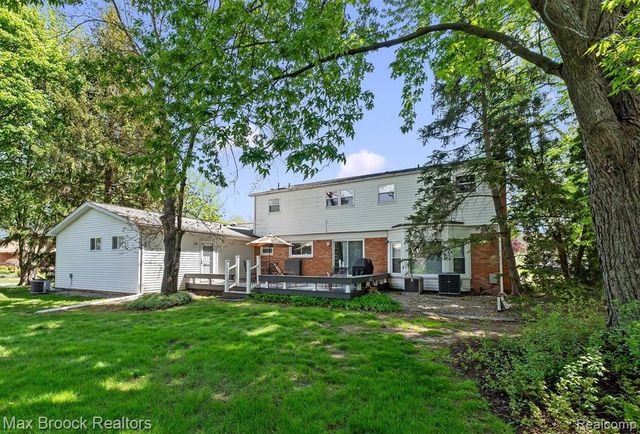 6540 Alderley Way, West Bloomfield, MI 48322