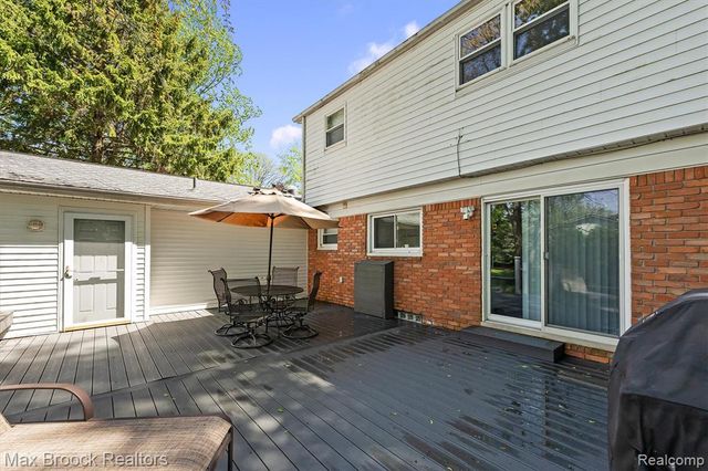 6540 Alderley Way, West Bloomfield, MI 48322