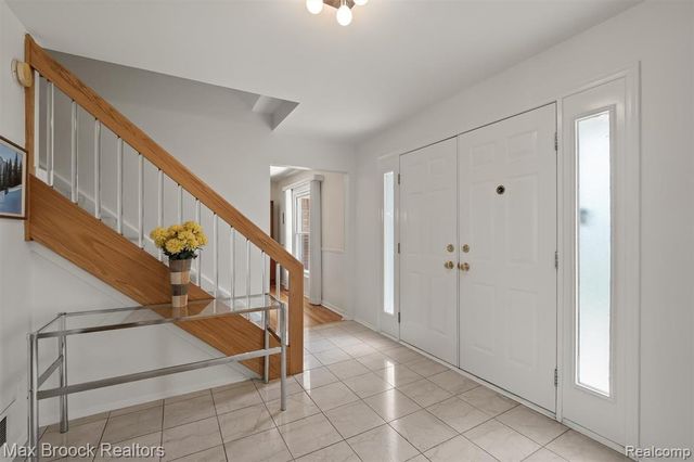 6540 Alderley Way, West Bloomfield, MI 48322