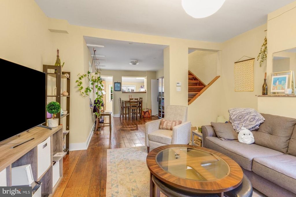 1310 E SUSQUEHANNA AVE, Philadelphia, PA 19125