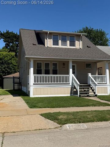 27390 Elmhurst Street, Roseville, MI 48066