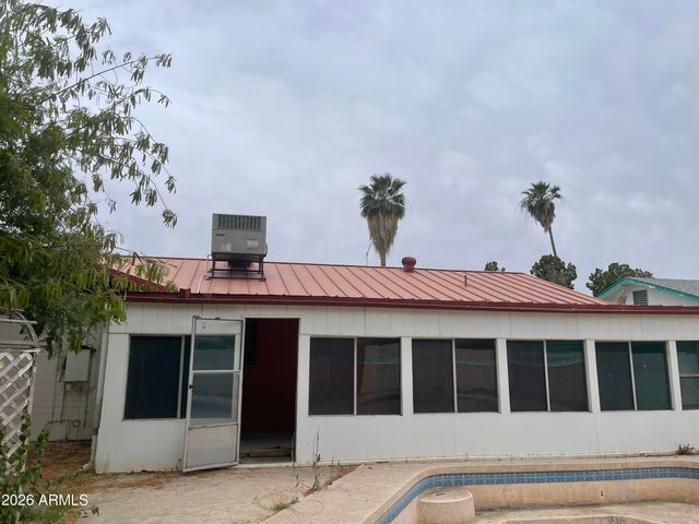 1050 E 10TH Avenue, Mesa, AZ 85204
