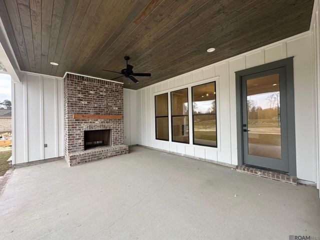 9053 Hillon Hood Rd, Denham Springs, LA 70726