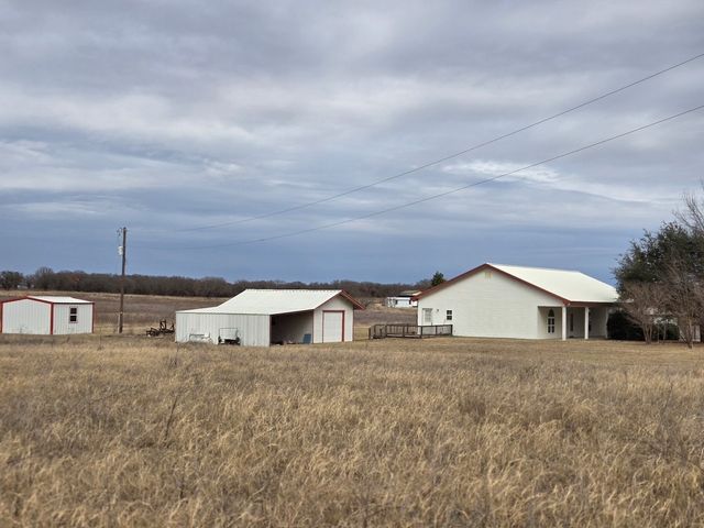 700 County Road 408, Comanche, TX 76442