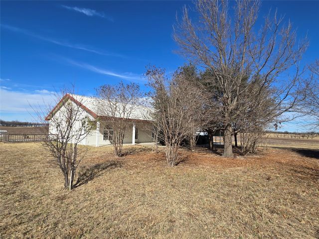 700 County Road 408, Comanche, TX 76442