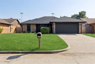 9832 Crest Drive, Midwest City, OK 73130