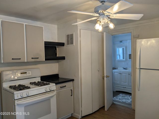 408 Clinton Street, Maumee, OH 43537