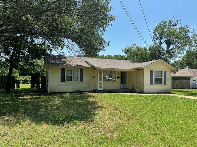 6832 Craig Street, Fort Worth, TX 76112