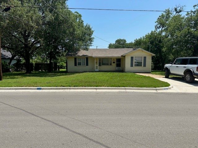 6832 Craig Street, Fort Worth, TX 76112
