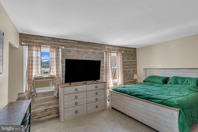 6 RELIANCE CT, Telford, PA 18969