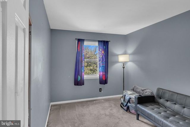 6 RELIANCE CT, Telford, PA 18969