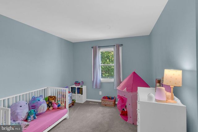 6 RELIANCE CT, Telford, PA 18969