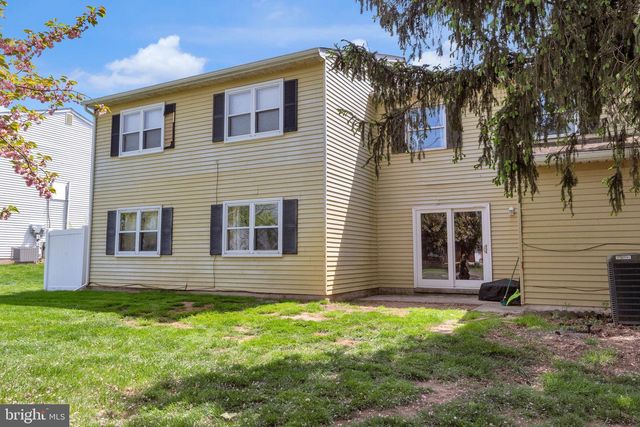 6 RELIANCE CT, Telford, PA 18969