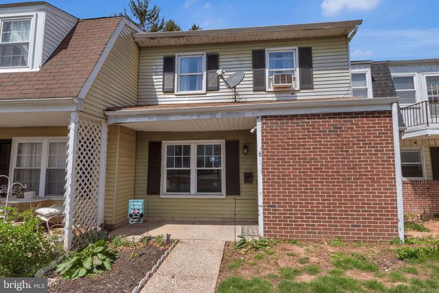 6 RELIANCE CT, Telford, PA 18969