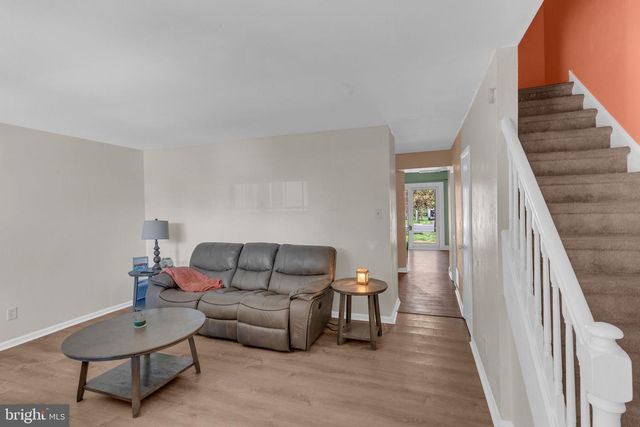6 RELIANCE CT, Telford, PA 18969
